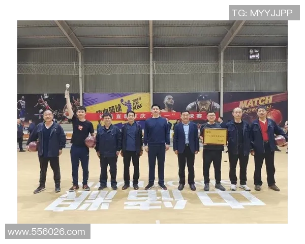 篮球热潮点燃青春激情展现团队合作与拼搏精神的精彩篇章